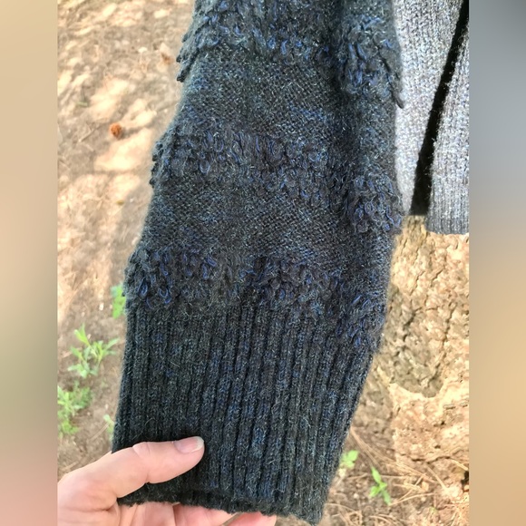 Long Black Blue and Green Cardigan With No Buttons - Picture 3 of 8